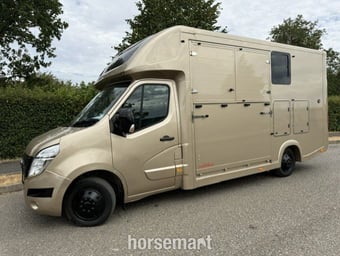Sterling Pro Weekender Coach build Nissan Instar Horsebox