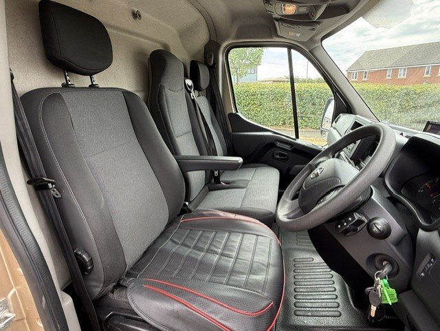 Sterling Pro Weekender Coach build Nissan Instar Horsebox - Trailers & Horseboxes in Banbury