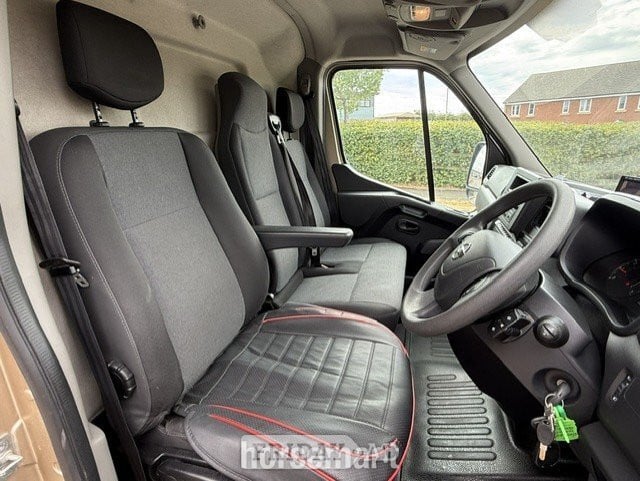 Sterling Pro Weekender Coach build Nissan Instar Horsebox - Trailers & Horseboxes in Banbury