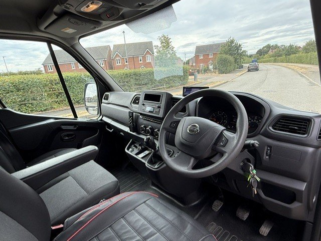 Sterling Pro Weekender Coach build Nissan Instar Horsebox - Trailers & Horseboxes