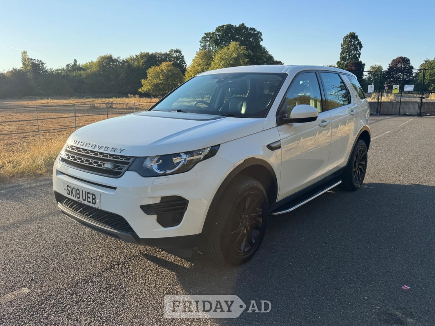 [ berth ]Land Rover Discovery Sport