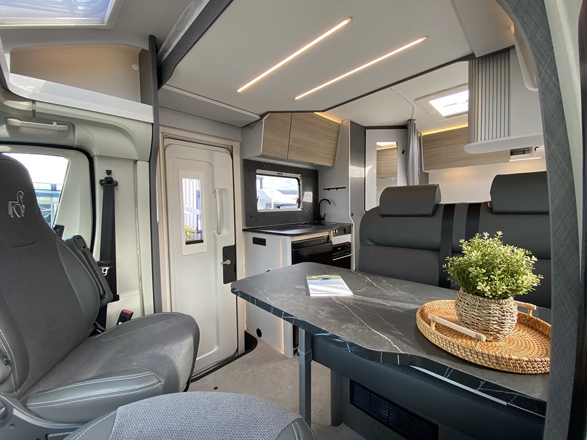 [3 berth ]Etrusco T 5900 FB