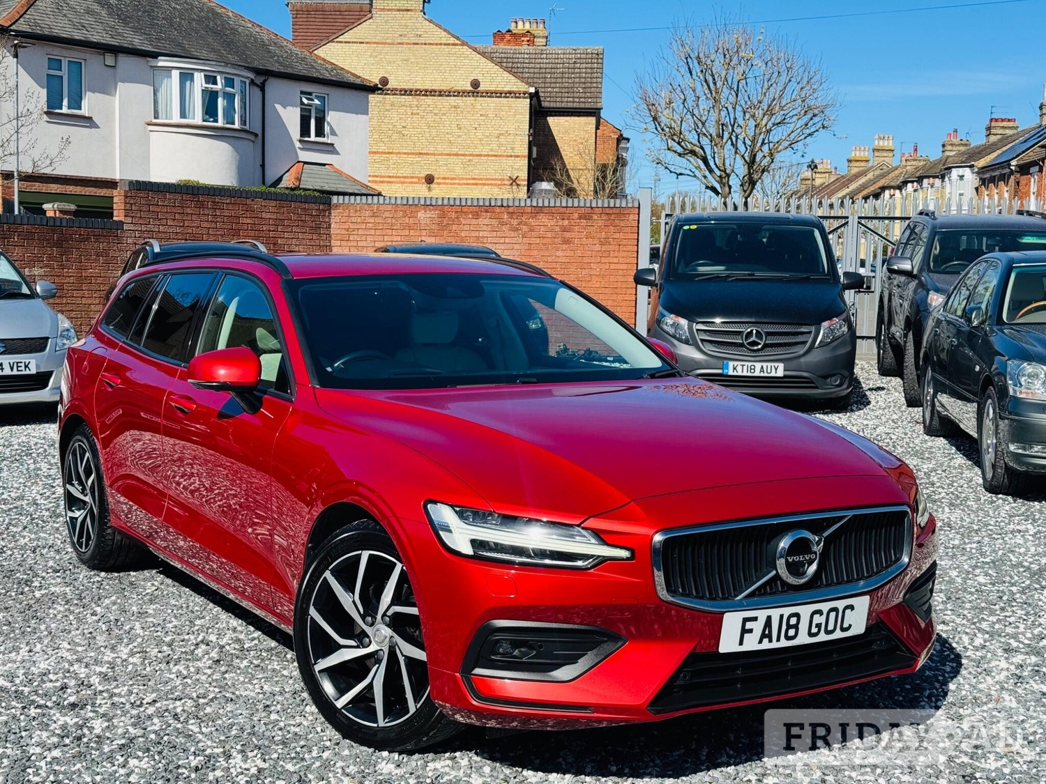 Volvo V60 2018 in Bedford