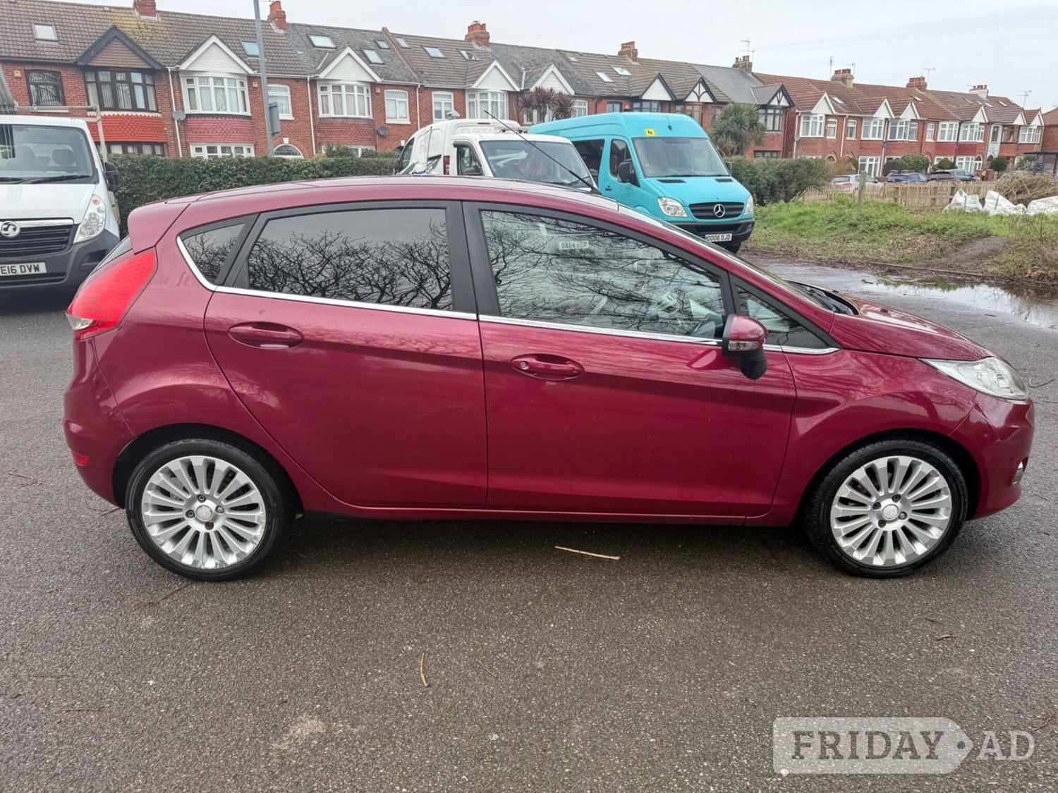 [ berth ]Ford Fiesta
