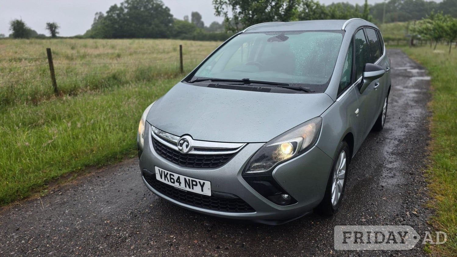 [ berth ]Vauxhall Zafira Tourer