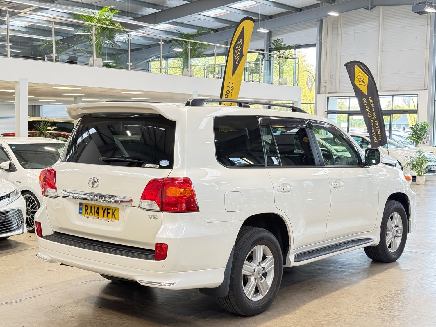 [ berth ]Toyota Land Cruiser
