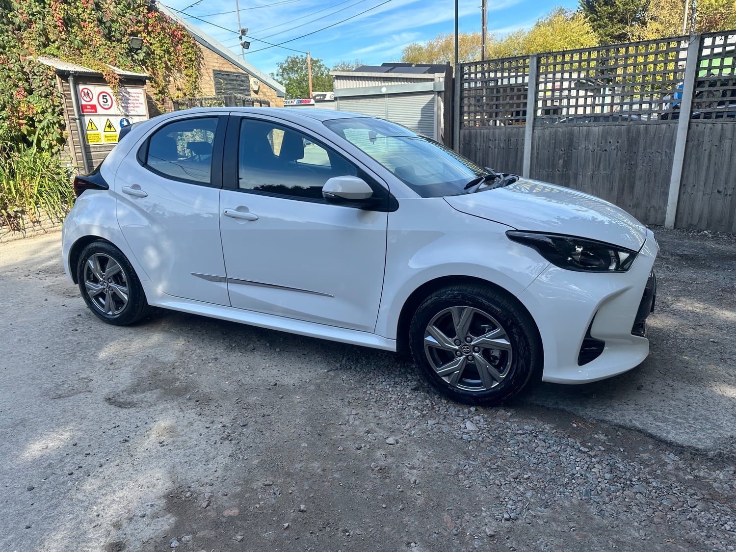 Toyota Yaris 2024 - Cars in Slough