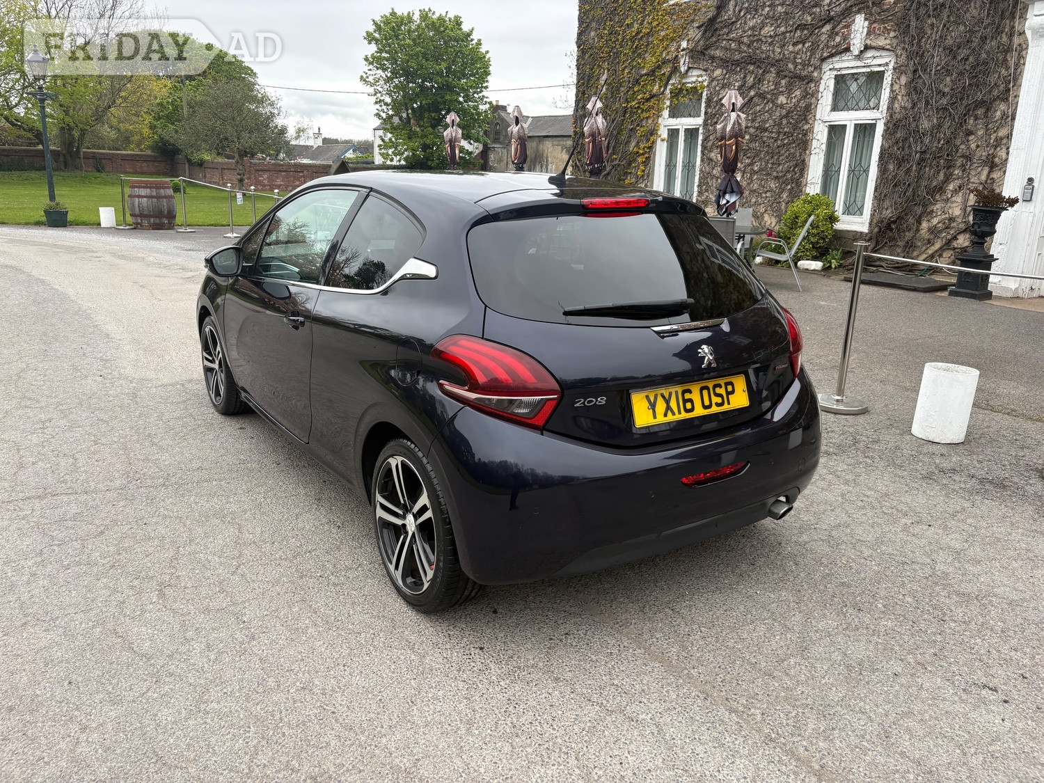 [ berth ]Peugeot 208