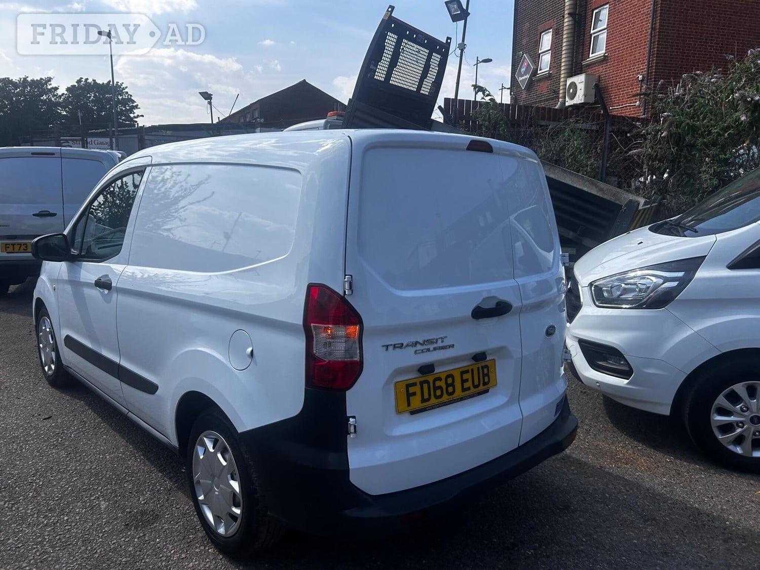 Ford Transit Courier 2018 - Vans & Commercial Vehicles