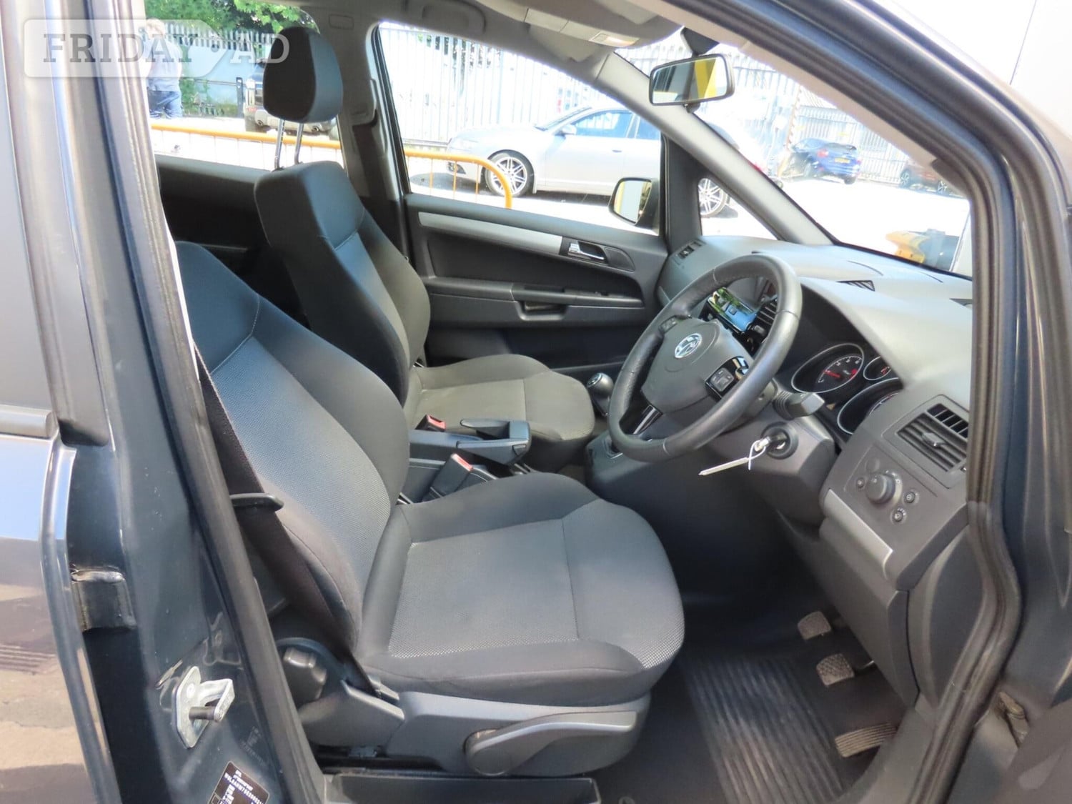 Vauxhall Zafira 2013 - Cars