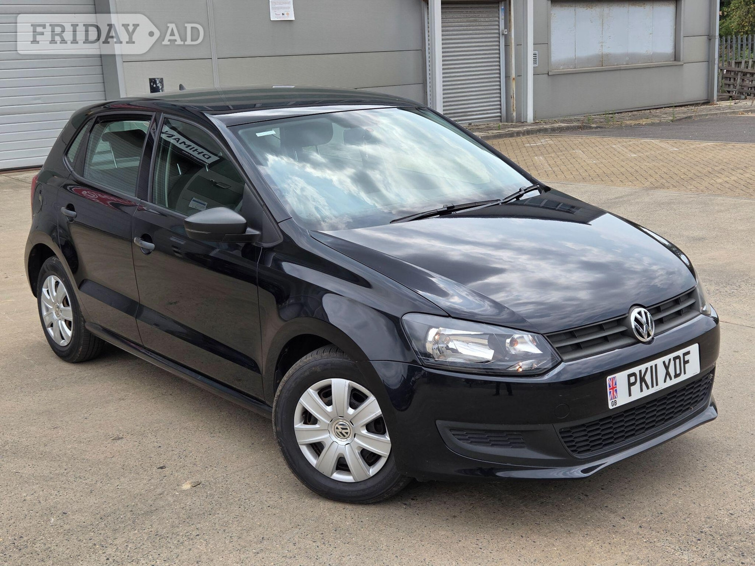 Volkswagen Polo 2011 - Cars