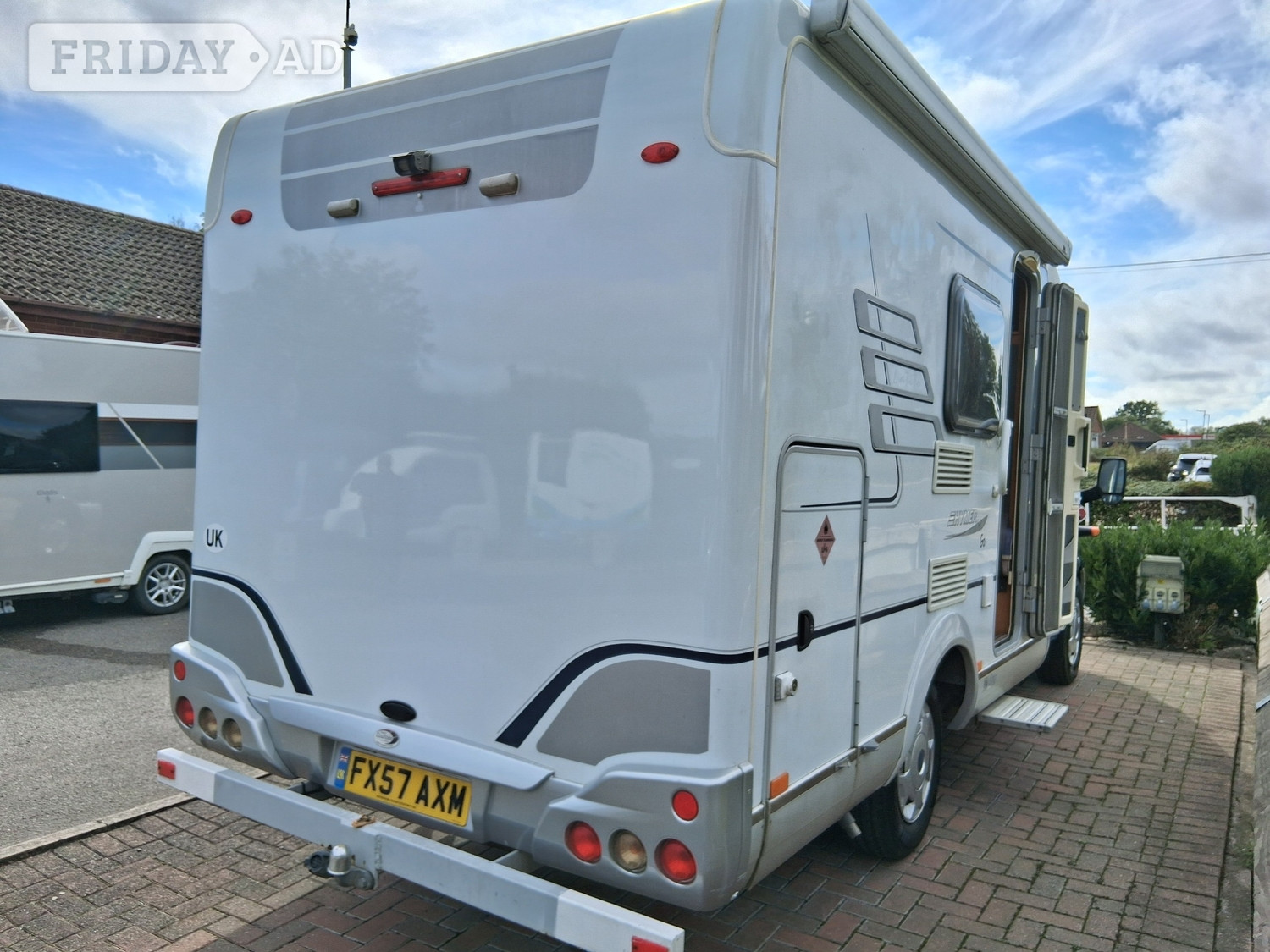 [ berth ]Hymer Van 522