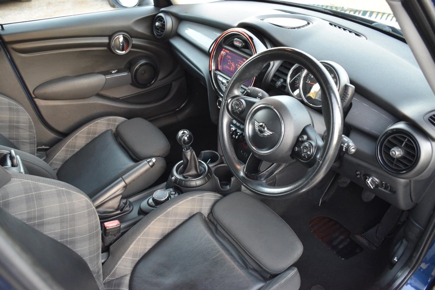 [ berth ]Mini Hatch