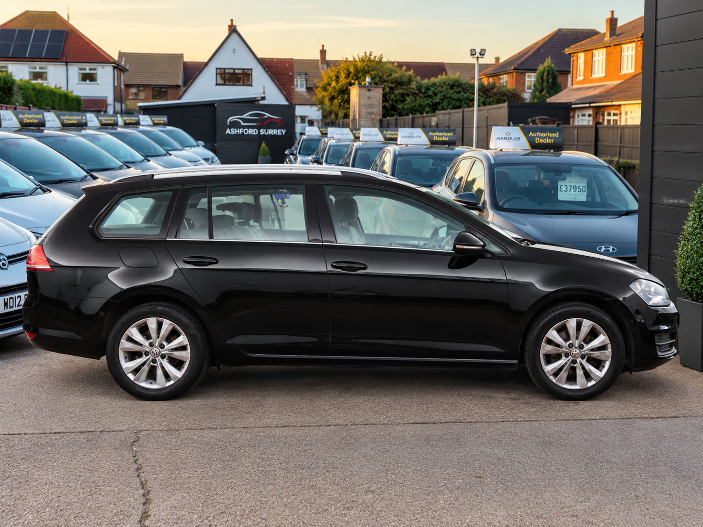 Volkswagen Golf 2013 - Cars