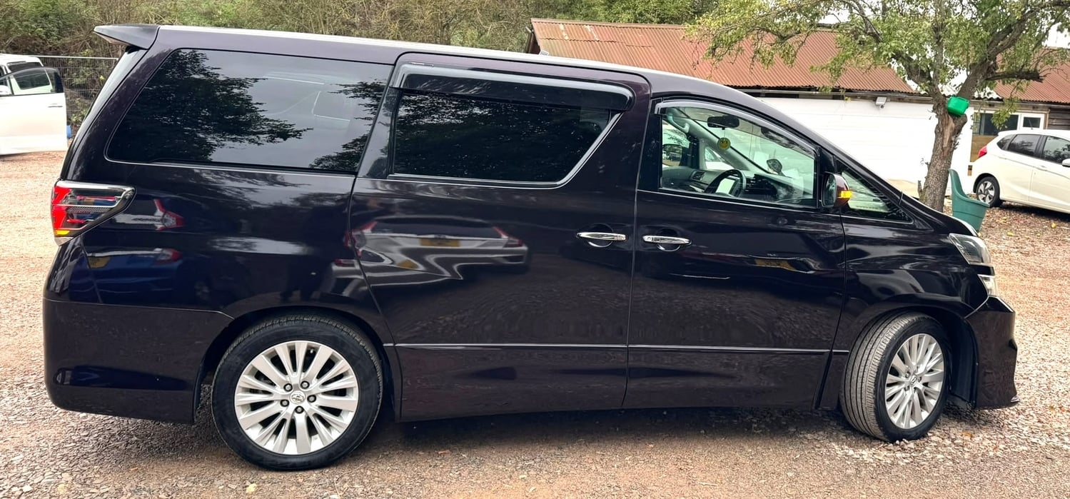 [ berth ]Toyota Vellfire