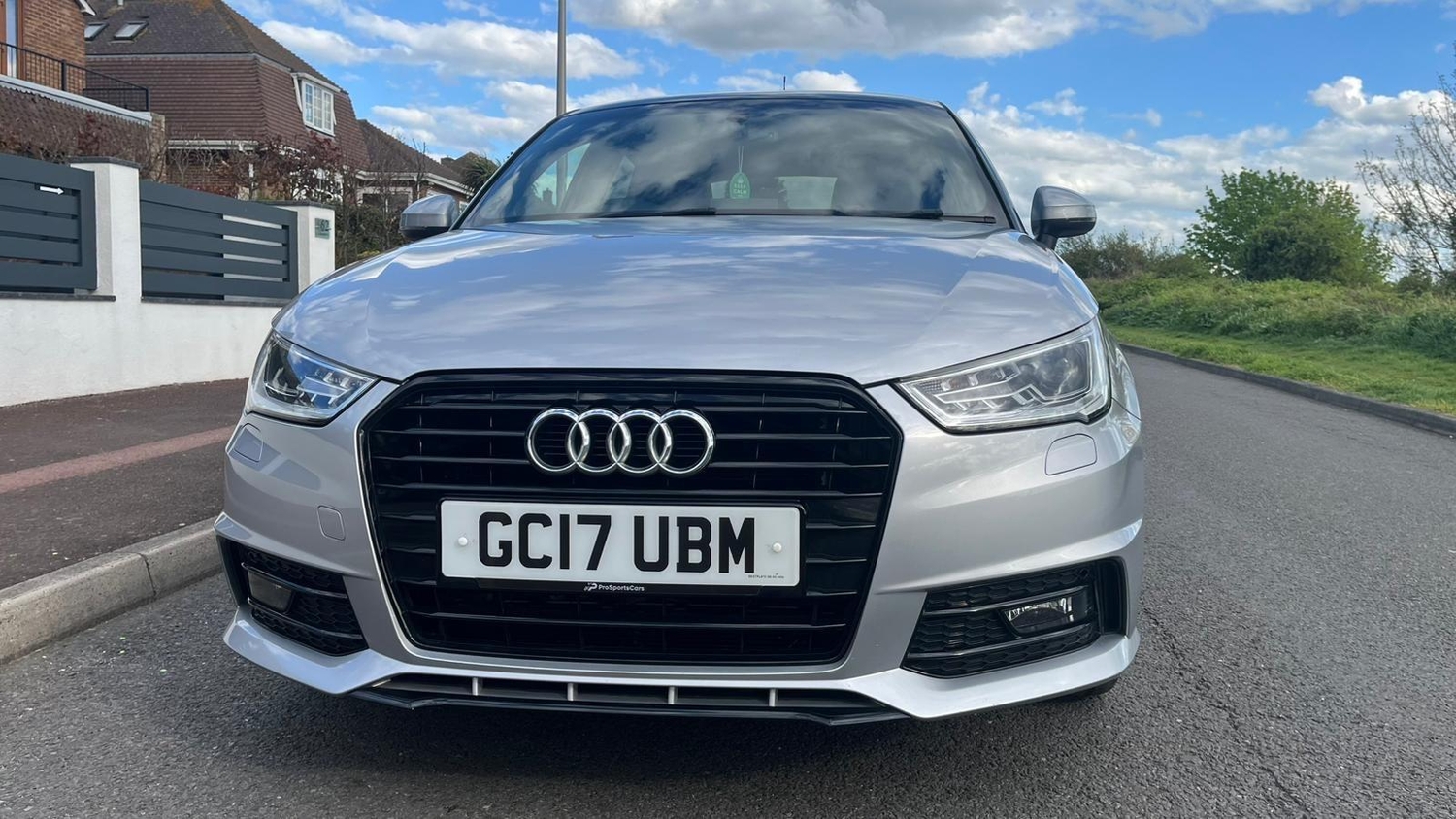 [ berth ]Audi A1