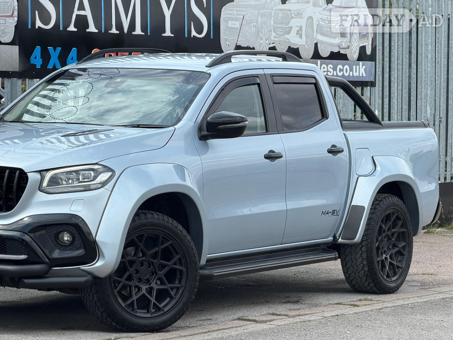 [ berth ]Mercedes-Benz X Class