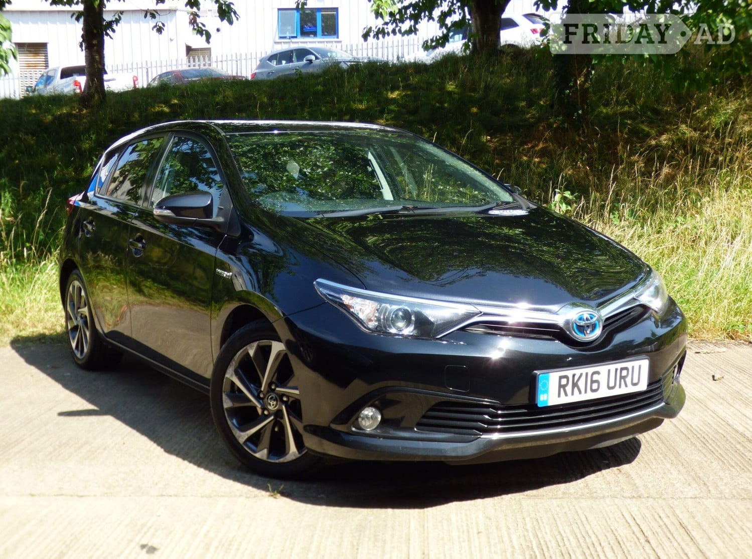 Toyota Auris 2016 in Bradford