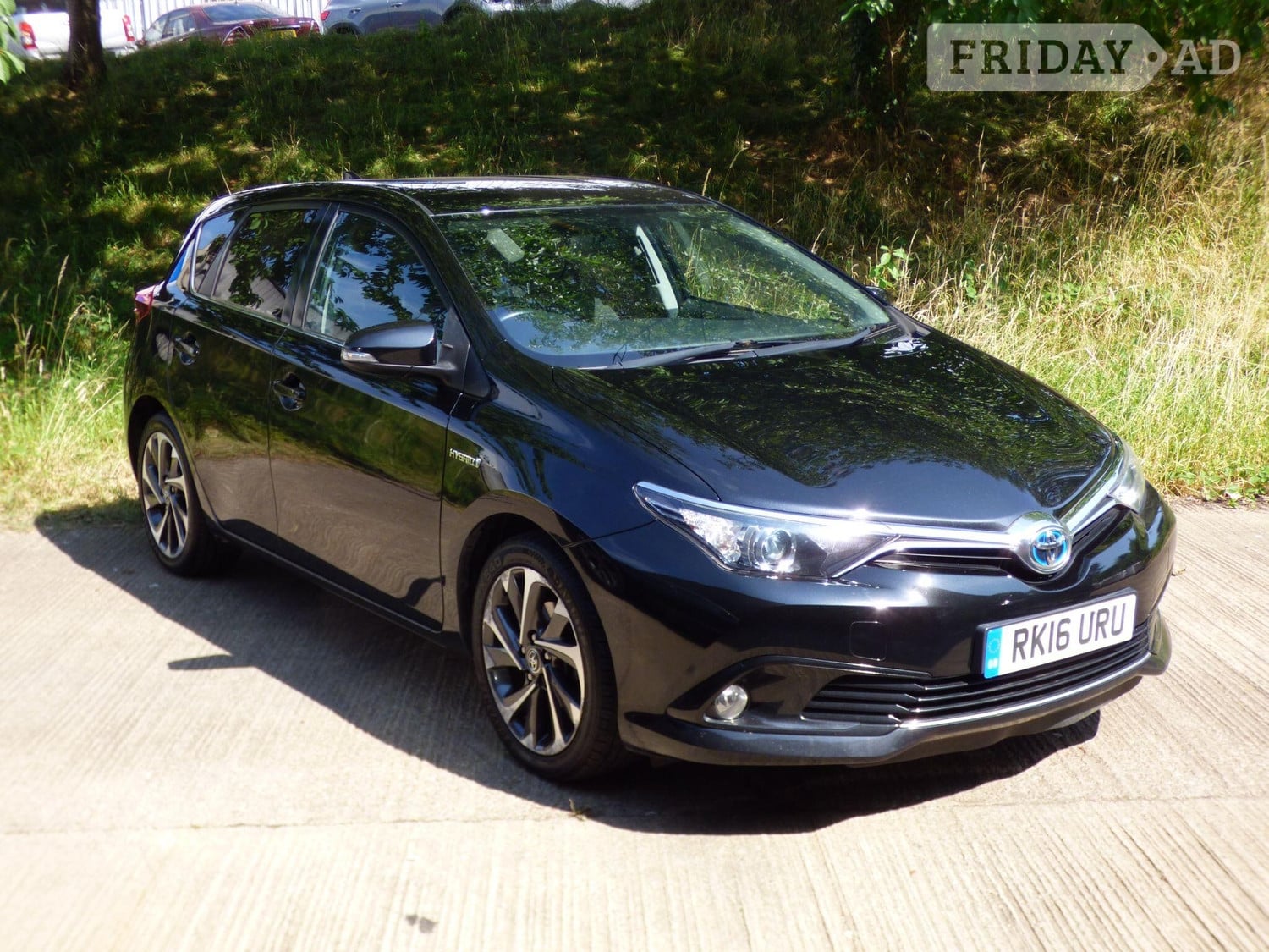 Toyota Auris 2016 - Cars in Bradford
