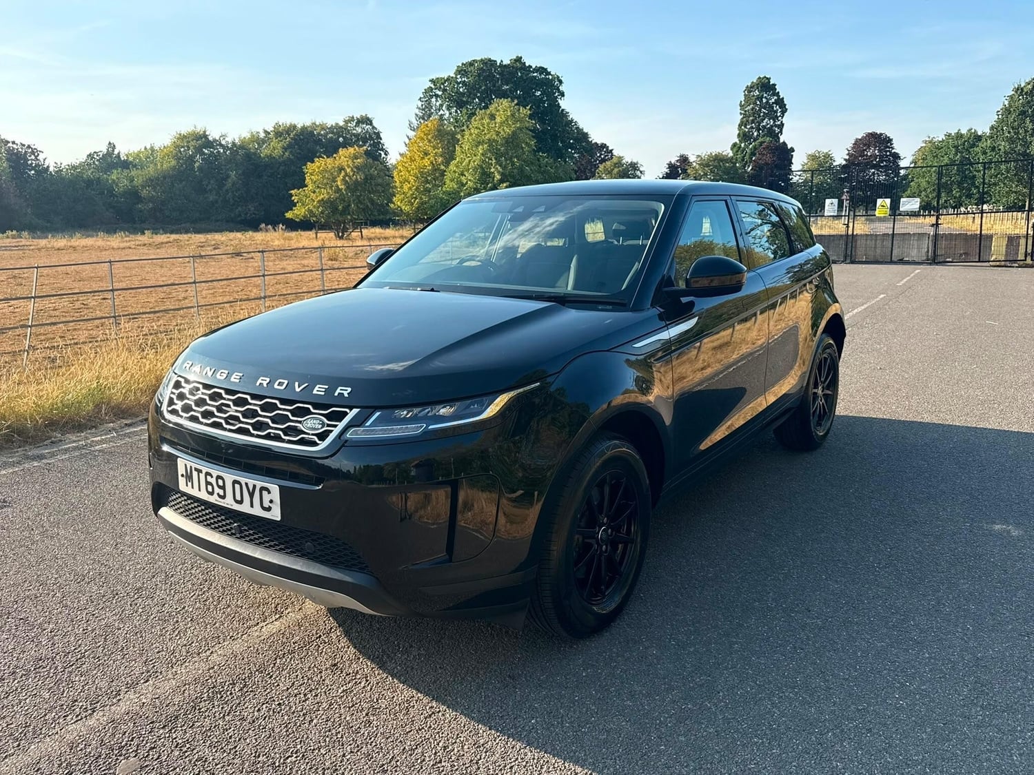 [ berth ]Land Rover Range Rover Evoque