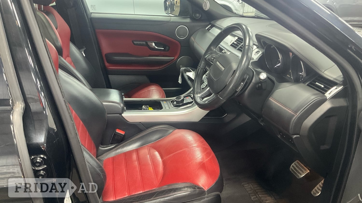 [ berth ]Land Rover Range Rover Evoque