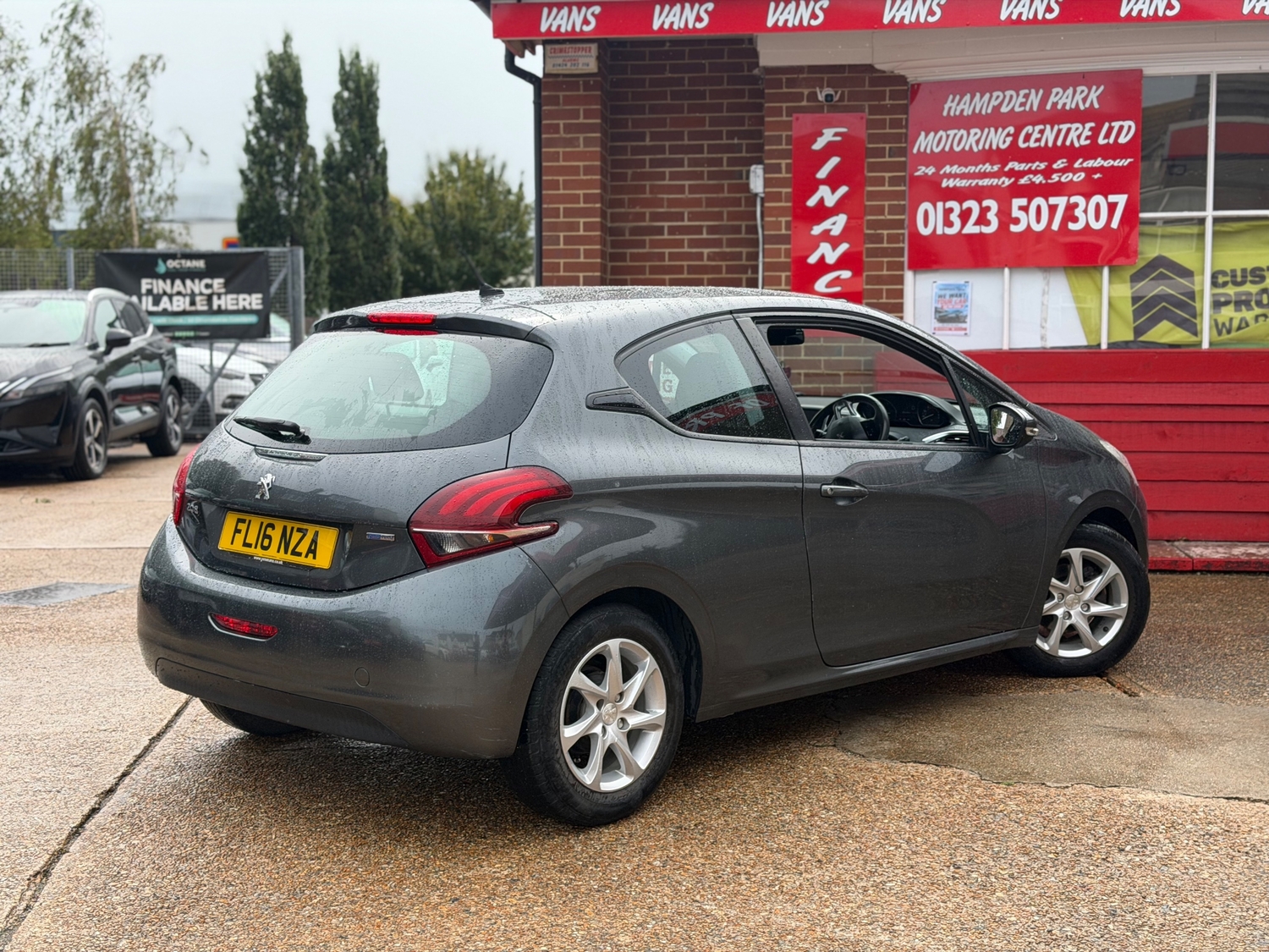 [ berth ]Peugeot 208