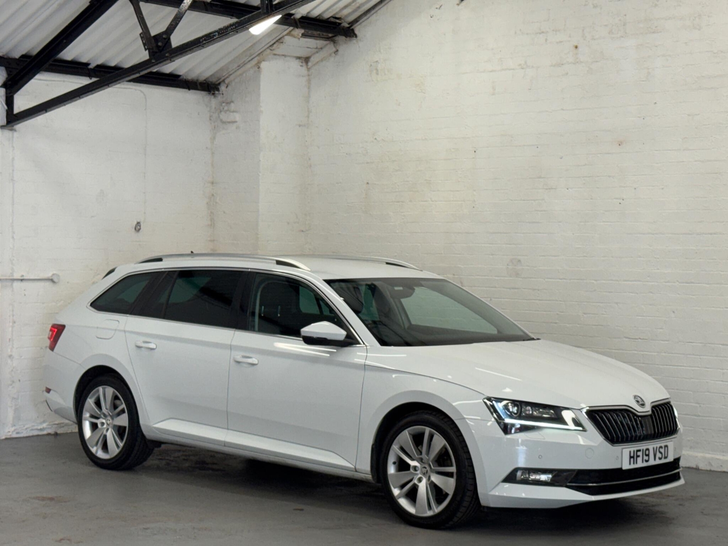 Skoda Superb 2019 - Cars in Birmingham