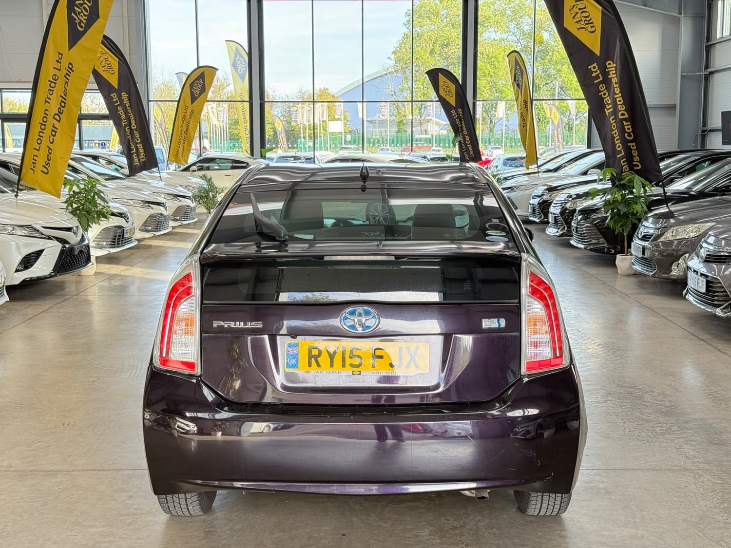Toyota Prius 2015 - Cars in Reading