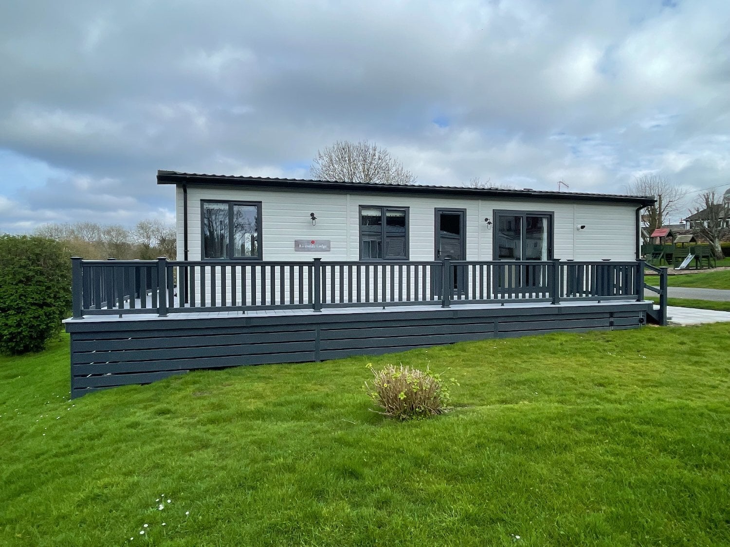 Brand new Pemberton Rivendale 40x20