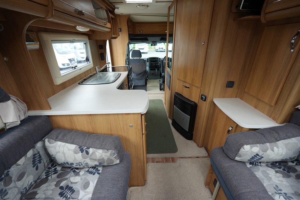 [2 berth ]Auto-Sleepers Berkshire