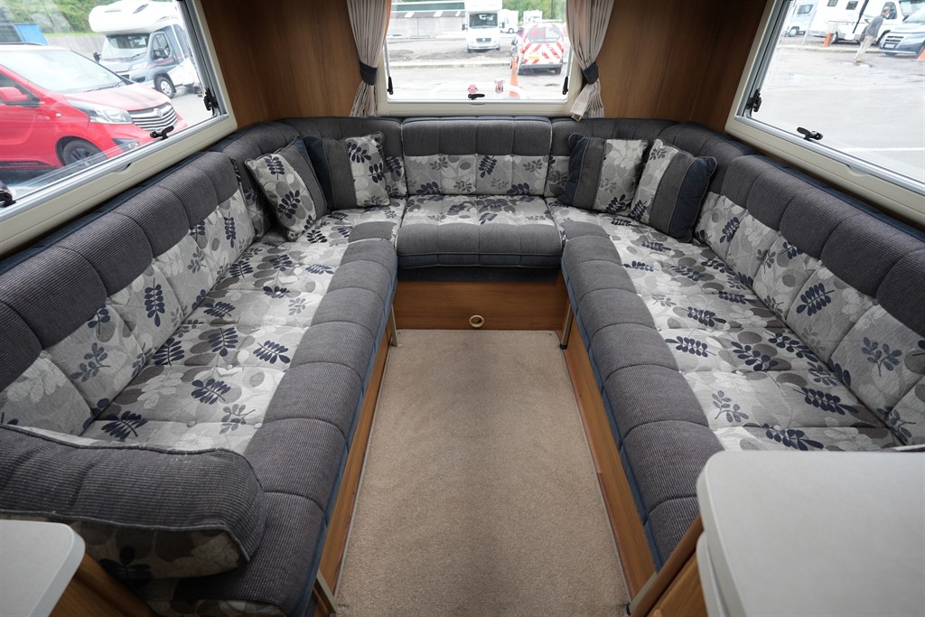 Auto-Sleepers Berkshire 2012 for sale - Motorhomes & Caravans in Haywards Heath