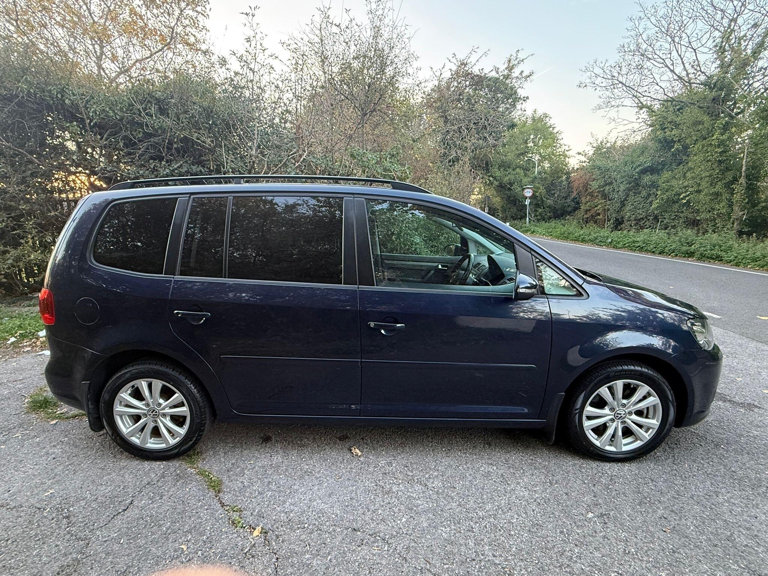 Volkswagen Touran 2014 - Cars