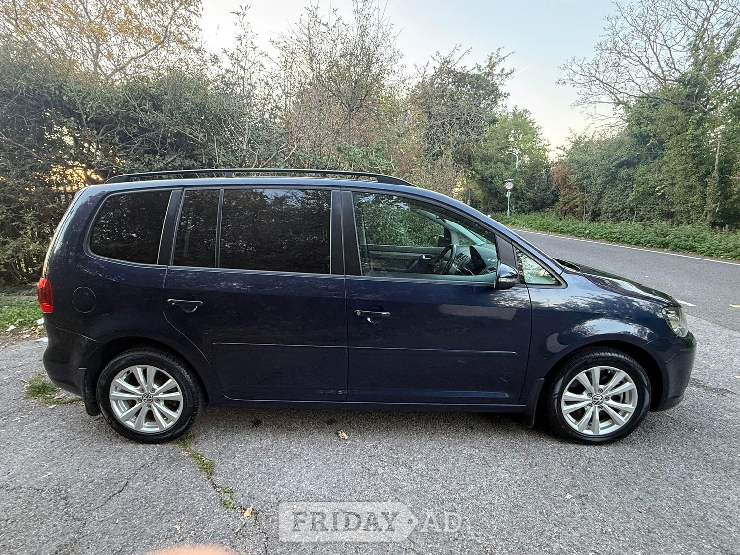 Volkswagen Touran 2014 - Cars
