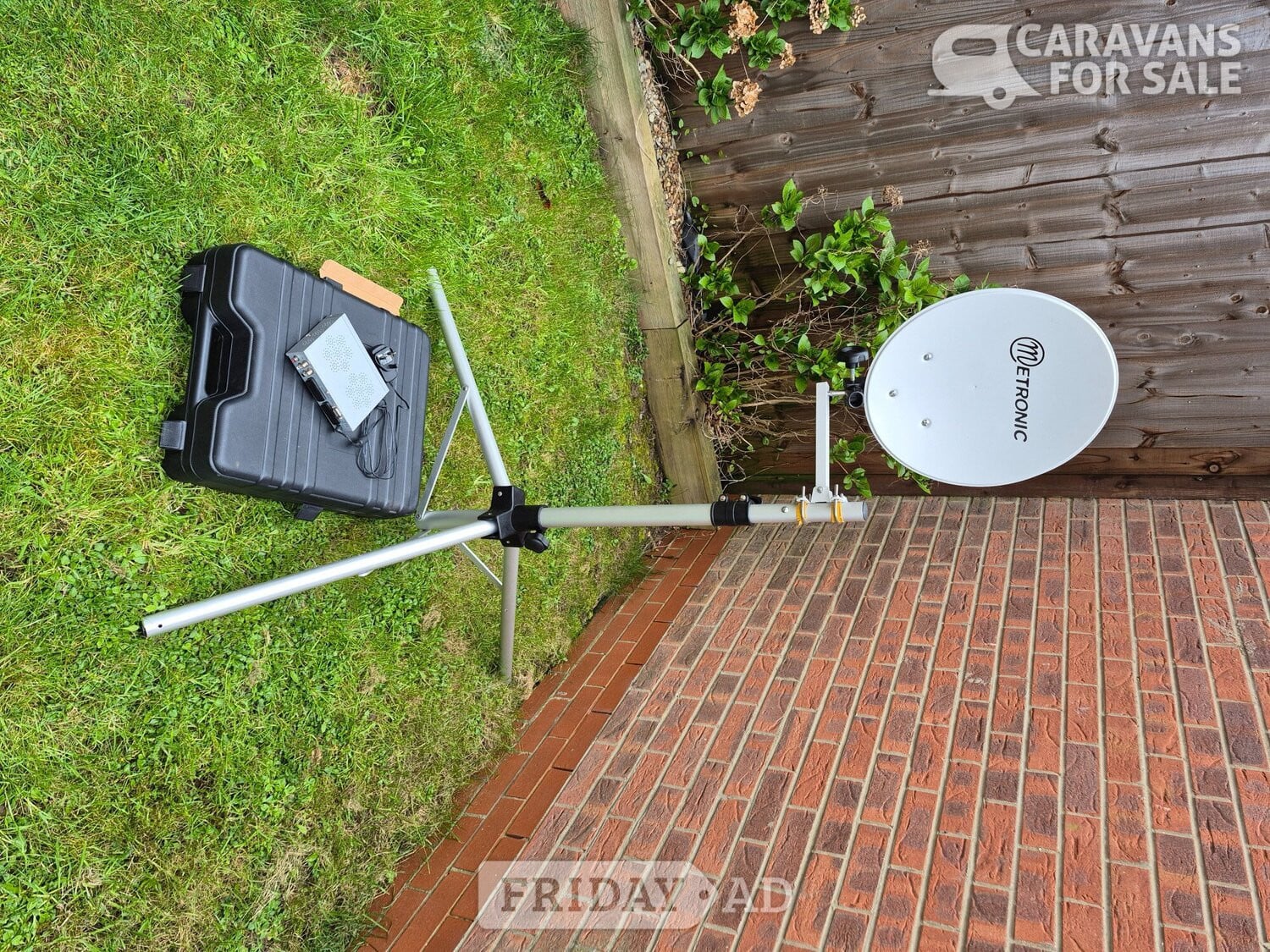 Satellite system and tripod