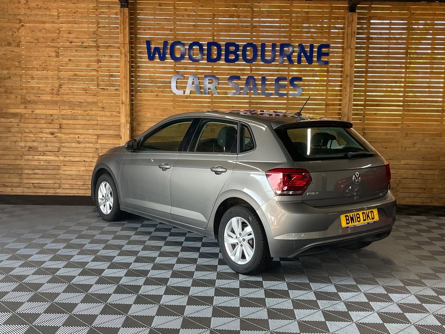 [ berth ]Volkswagen Polo