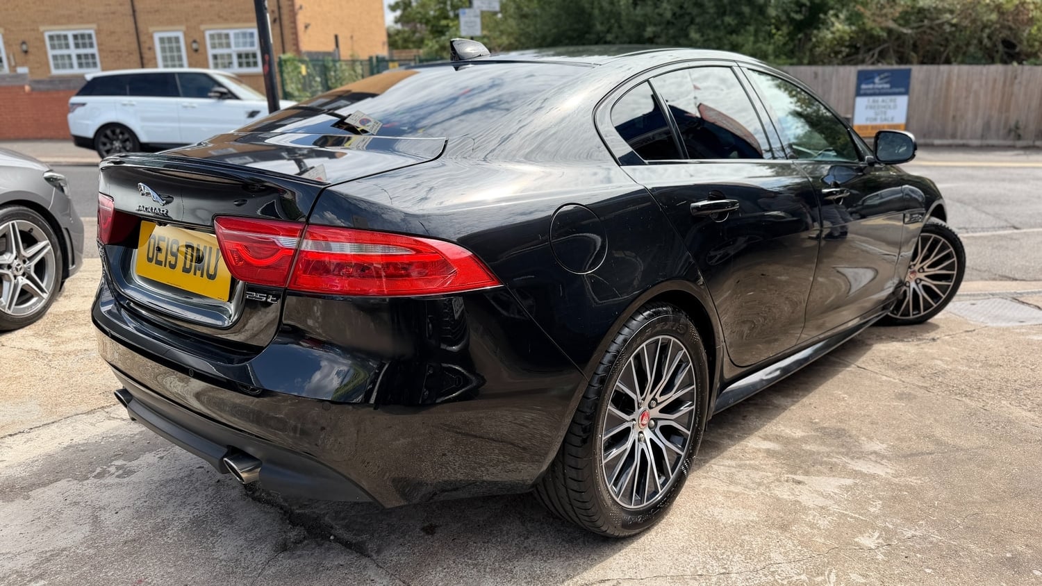 [ berth ]Jaguar XE