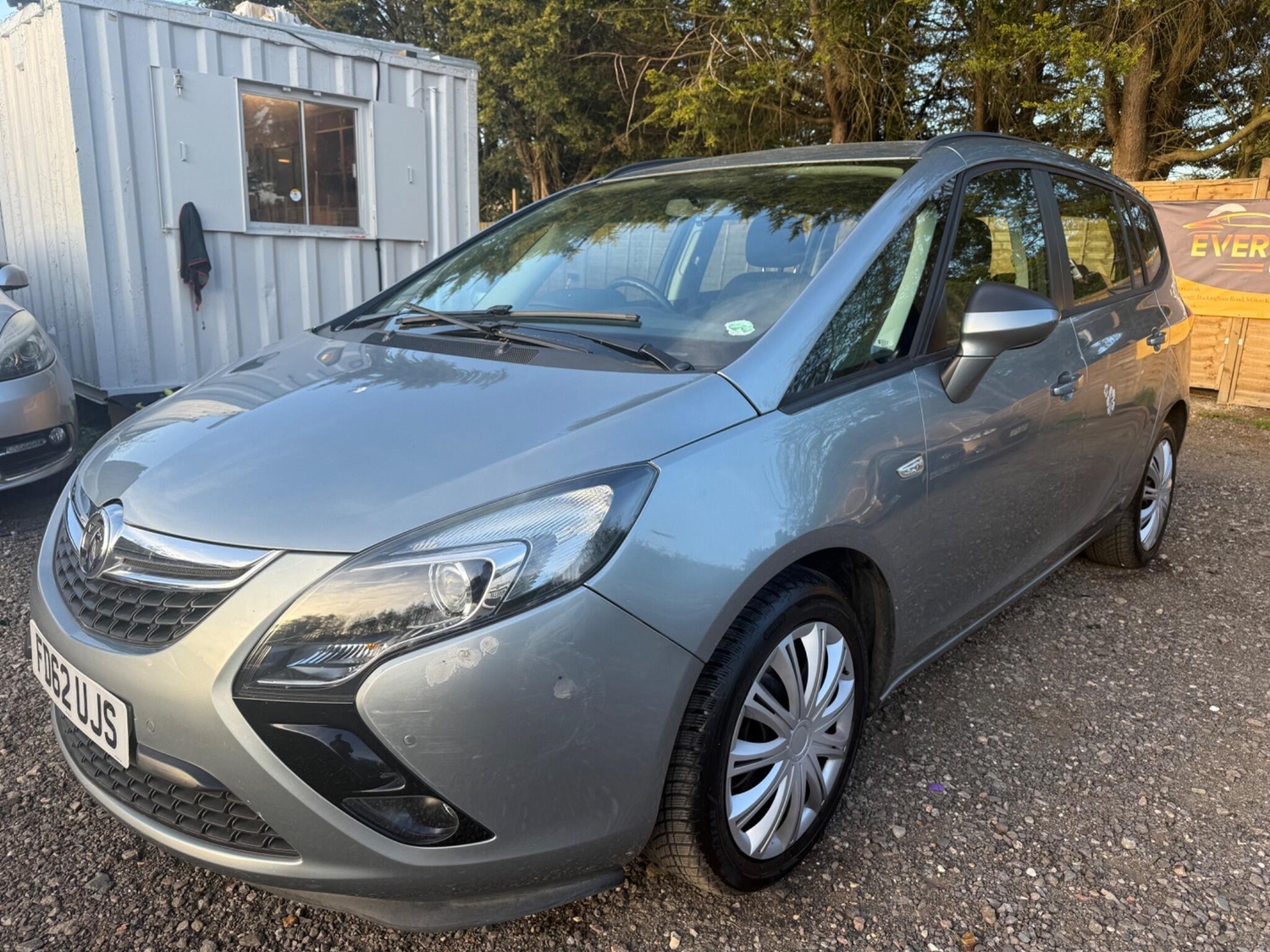 [ berth ]Vauxhall Zafira Tourer