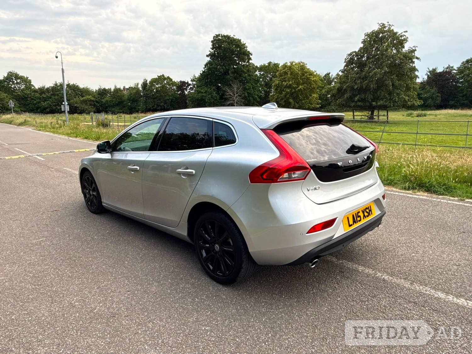 Volvo V40 2015 - Cars in Hayes