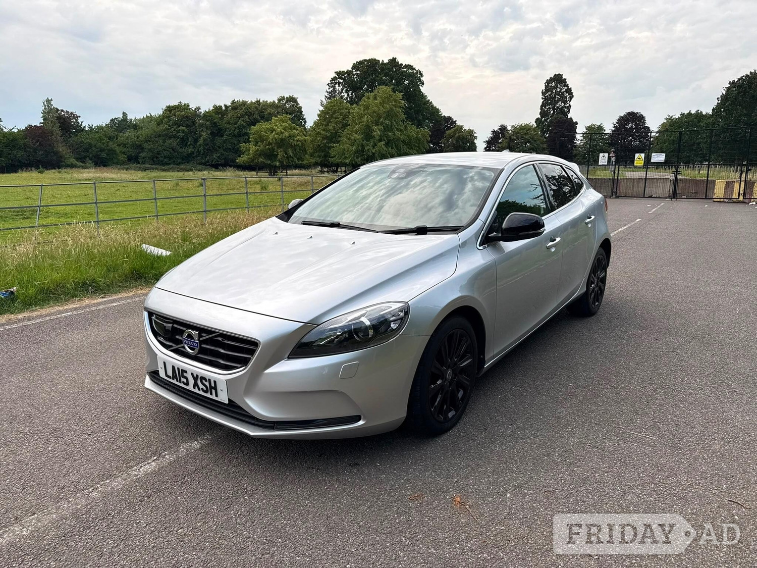 [ berth ]Volvo V40