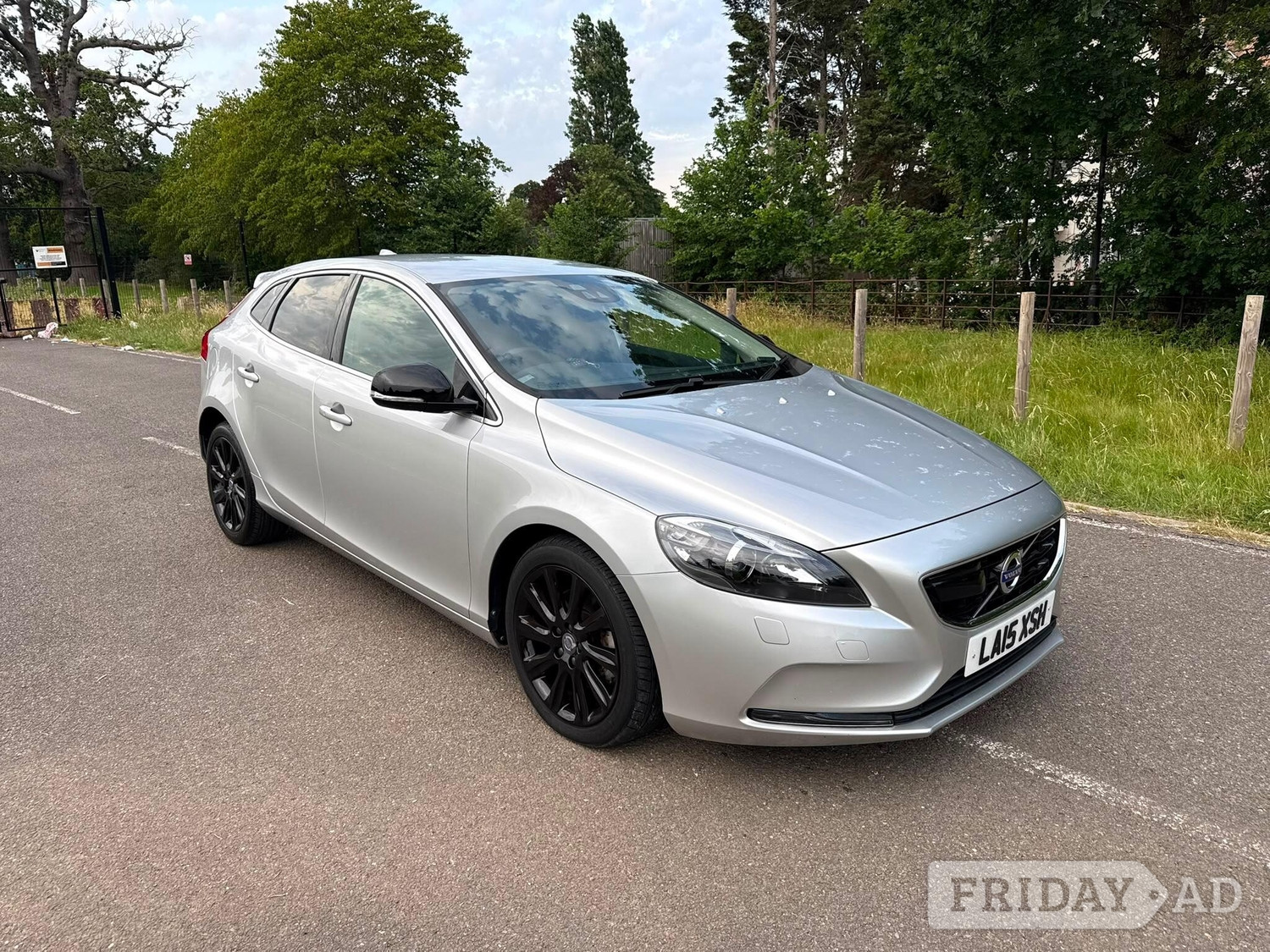 Volvo V40 2015 in Hayes