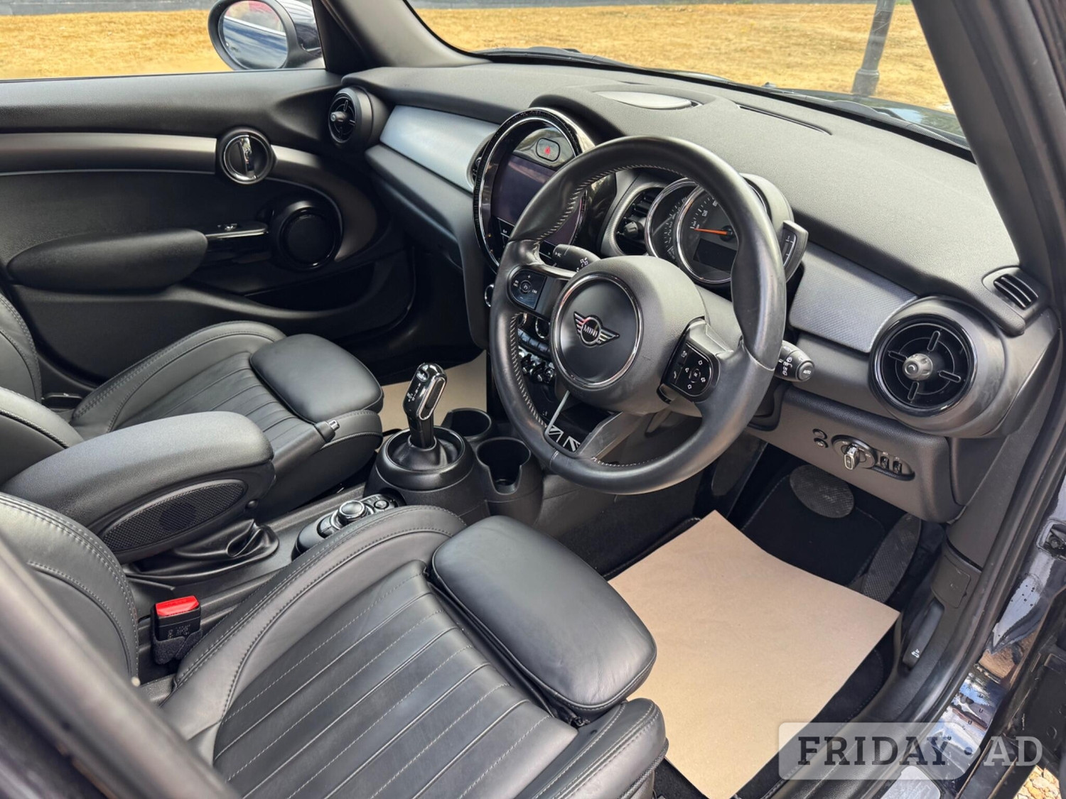 Mini Hatch Laleham