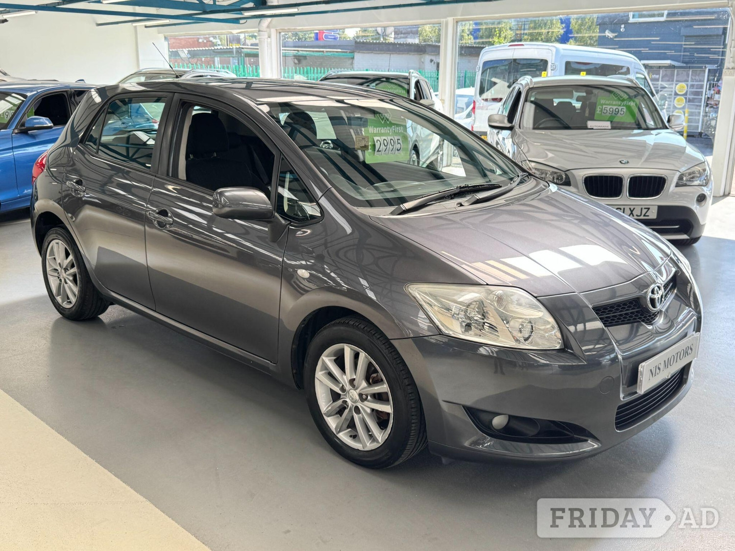 Toyota Auris 2009 - Cars in Bolton