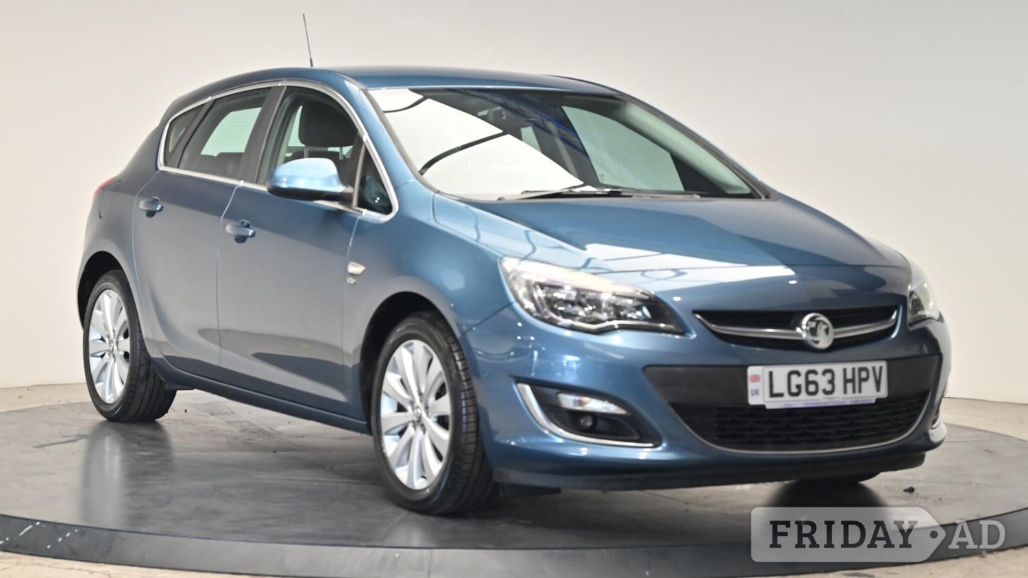 Vauxhall Astra 2013 in Cullompton