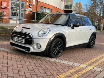 Mini Hatch 2016