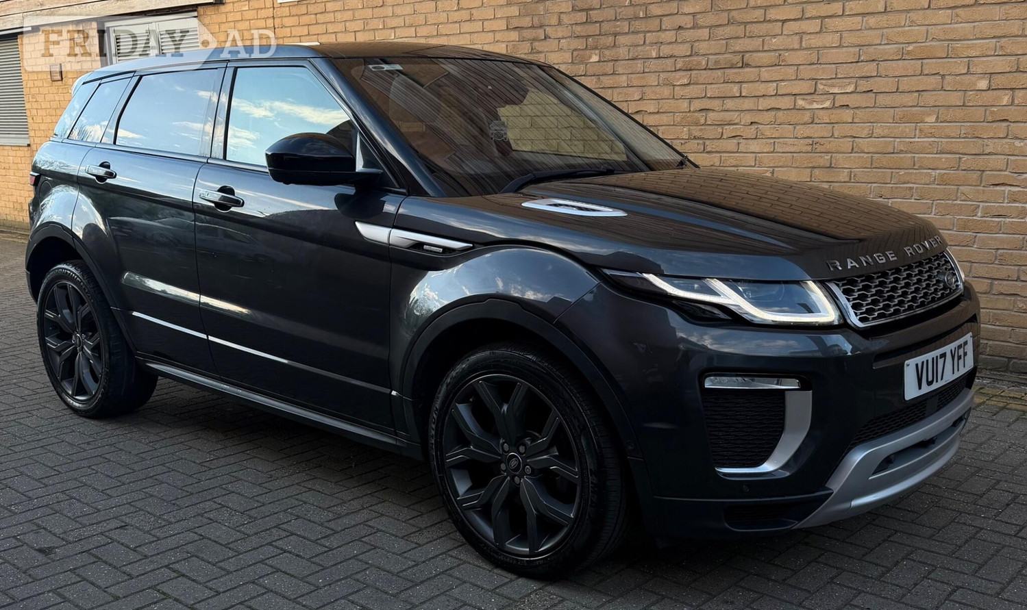 [ berth ]Land Rover Range Rover Evoque