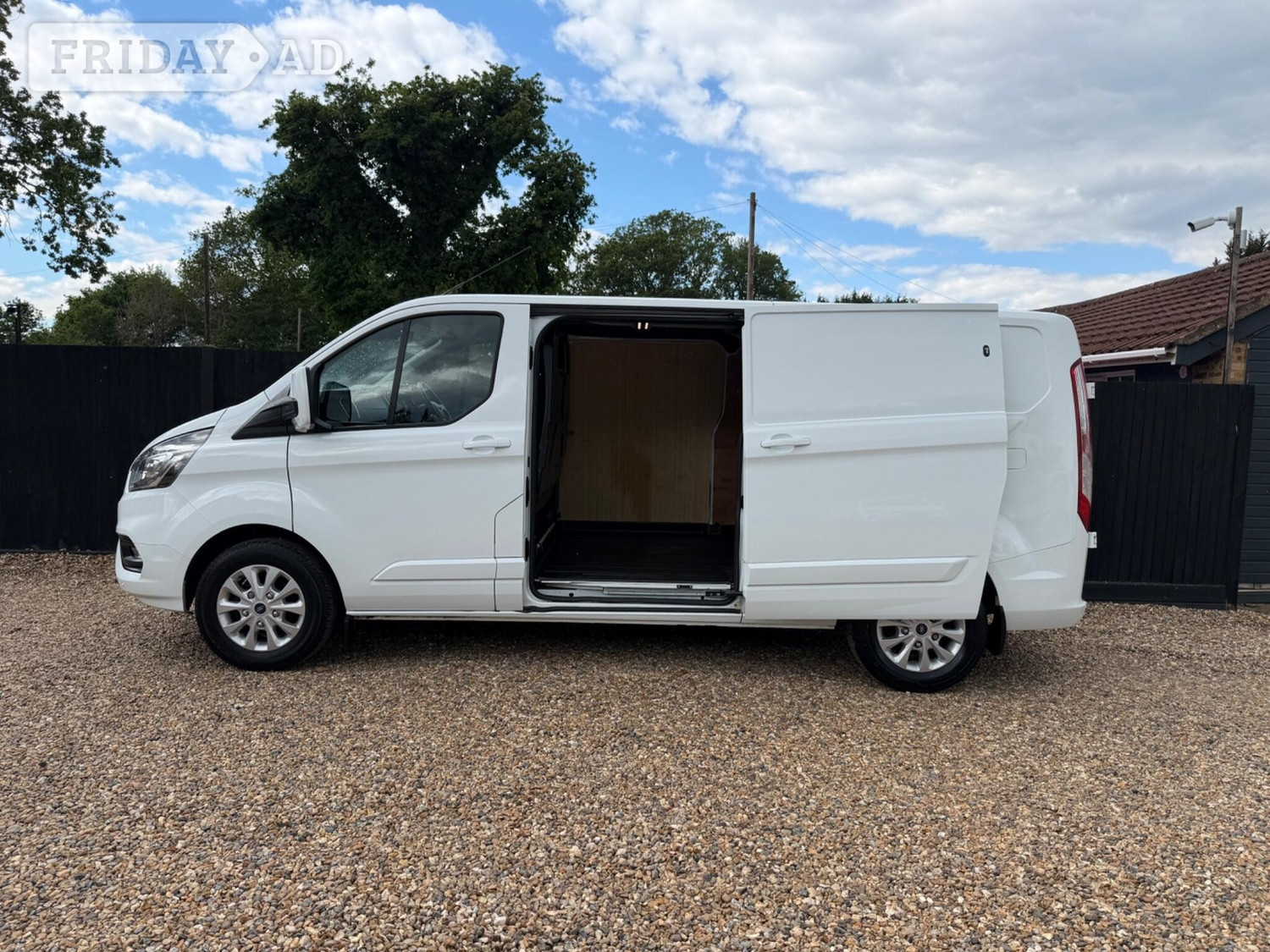 Ford Transit Custom 2023 - Vans & Commercial Vehicles in Addlestone