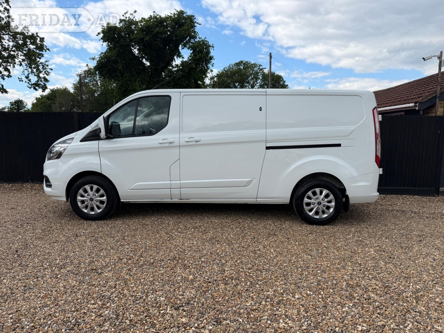 [ berth ]Ford Transit Custom
