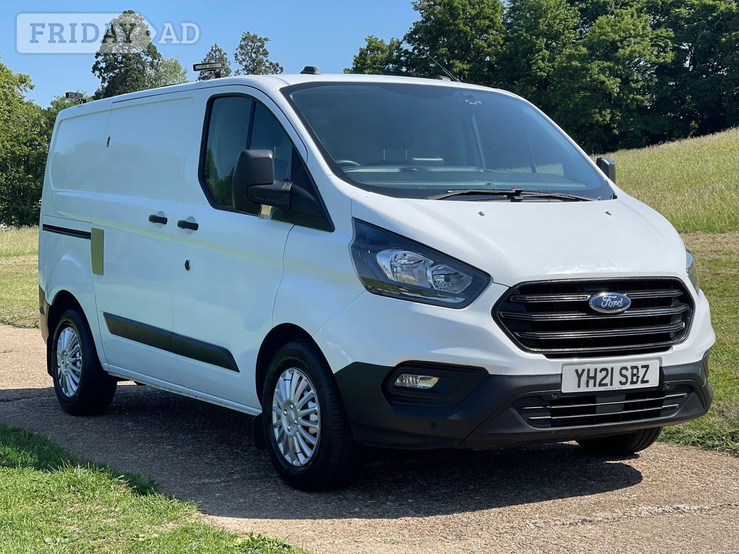 [ berth ]Ford Transit Custom