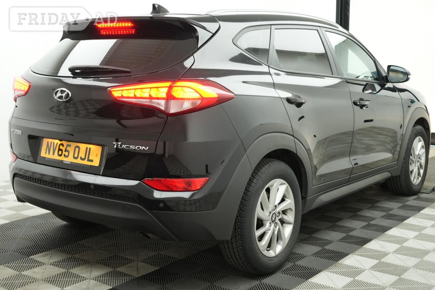 2016 Hyundai TUCSON 1.7 CRDi Blue Drive SE Nav Euro 6 (s/s) 5dr - Cars