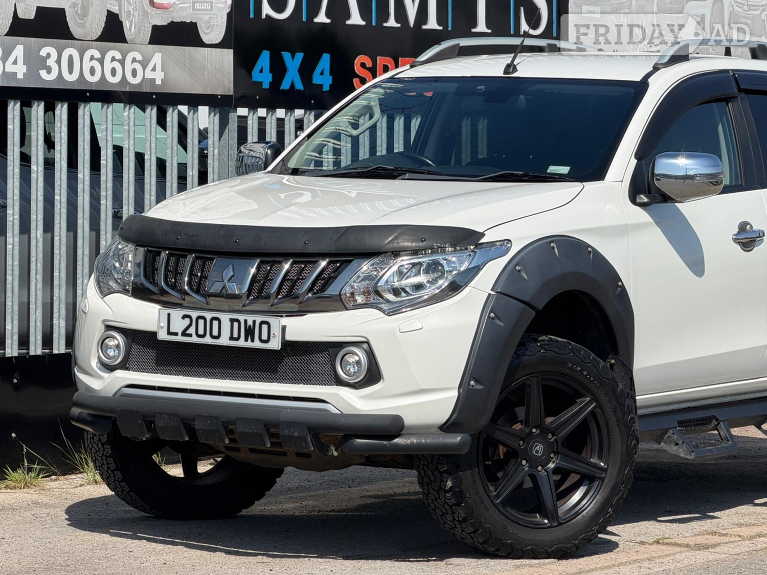 Mitsubishi L200 2017 - Vans & Commercial Vehicles in Bedford